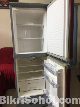 Walton refrigerator